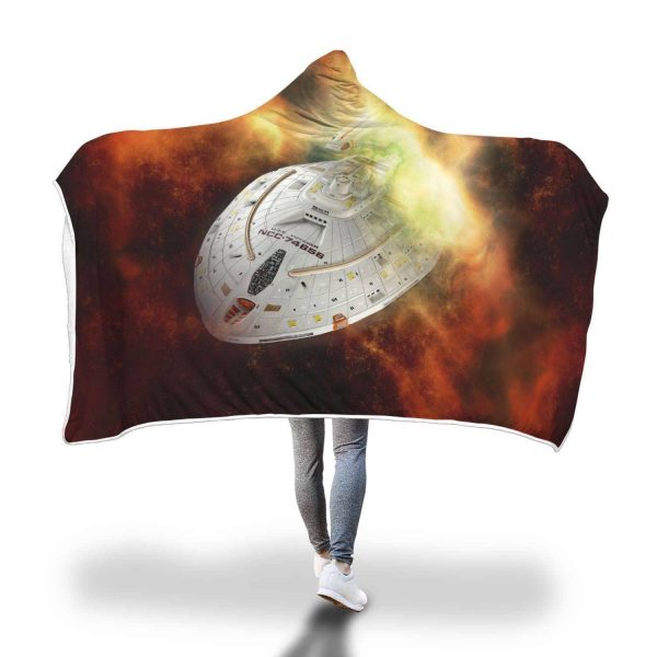 Star Trek Voyager Hooded Blanket - Spaceship Fly Black Blanket